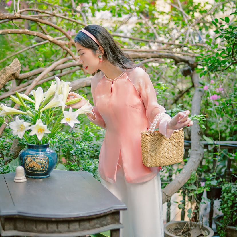 Áo Bà Ba Út Xinh (Pants not included)