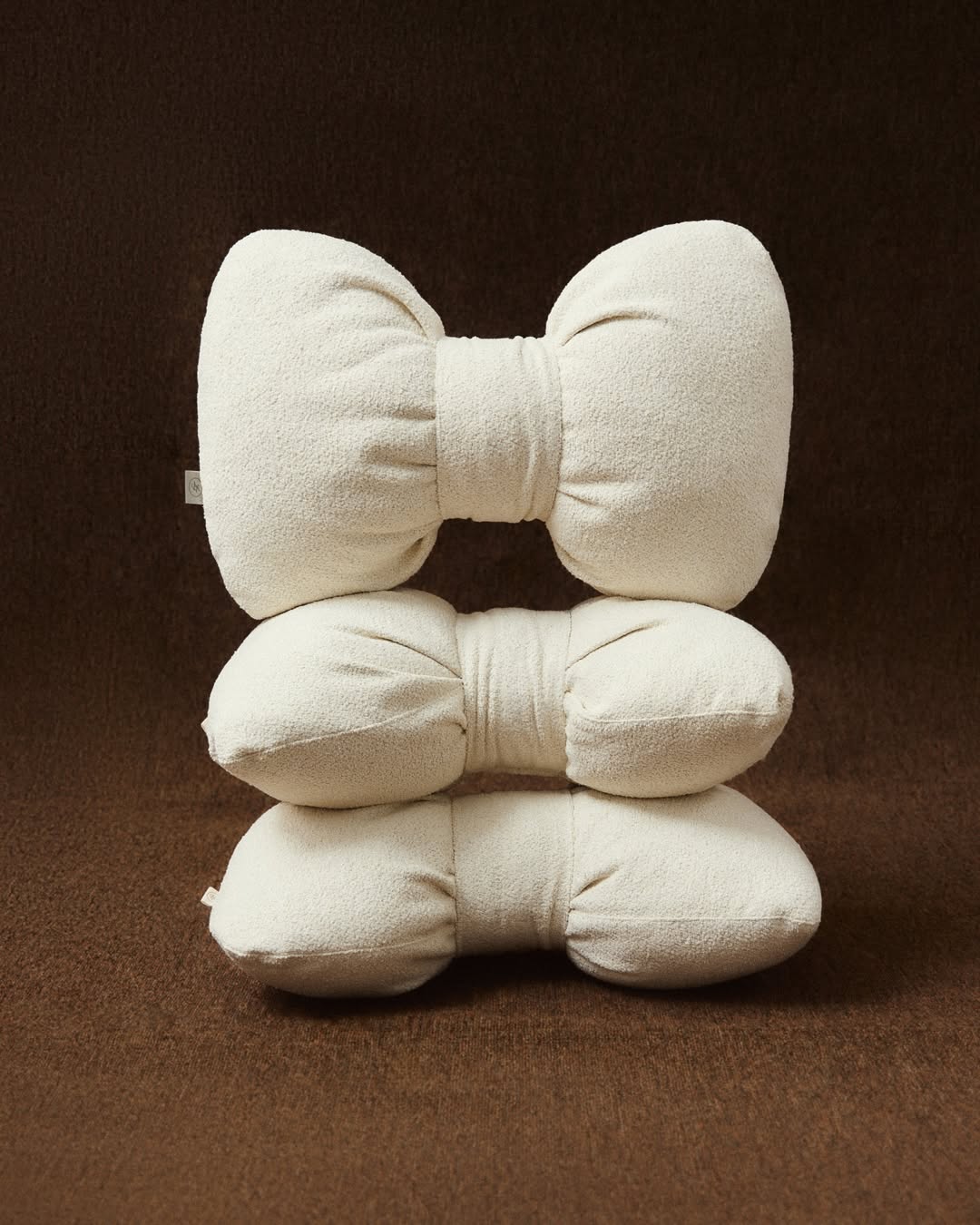 Charmy Knot Pillow