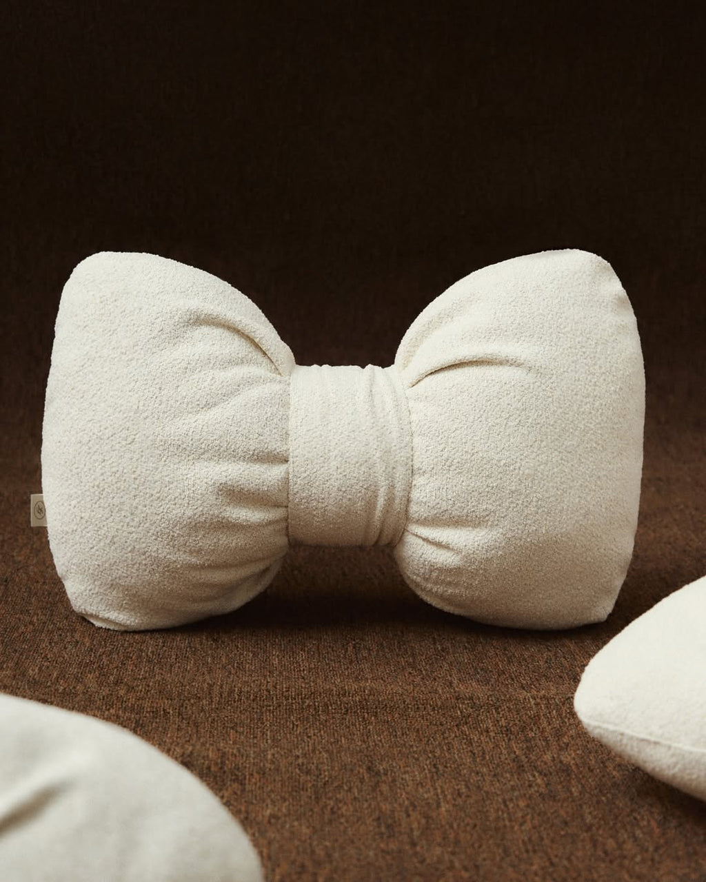Charmy Knot Pillow