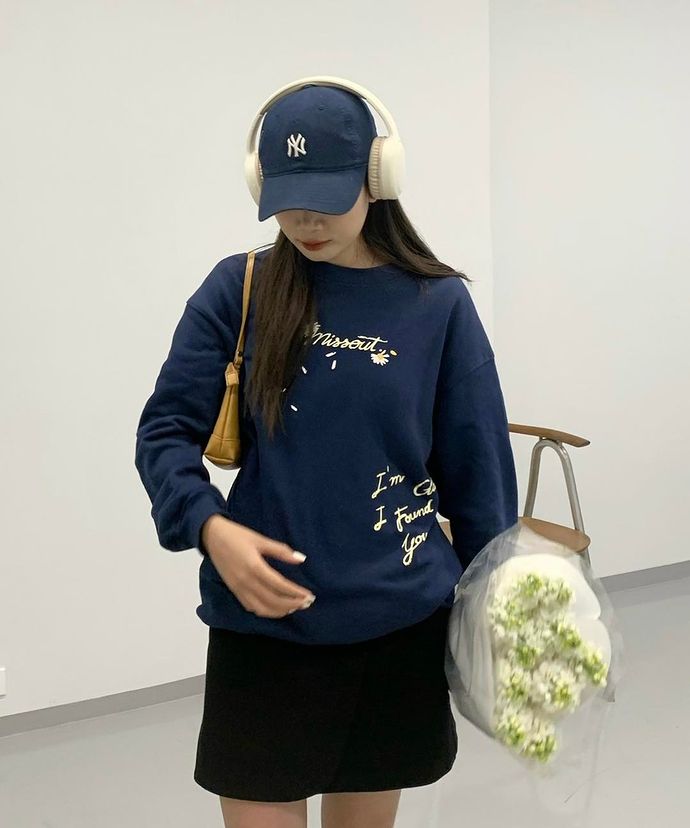 Daisy Flower Sweater