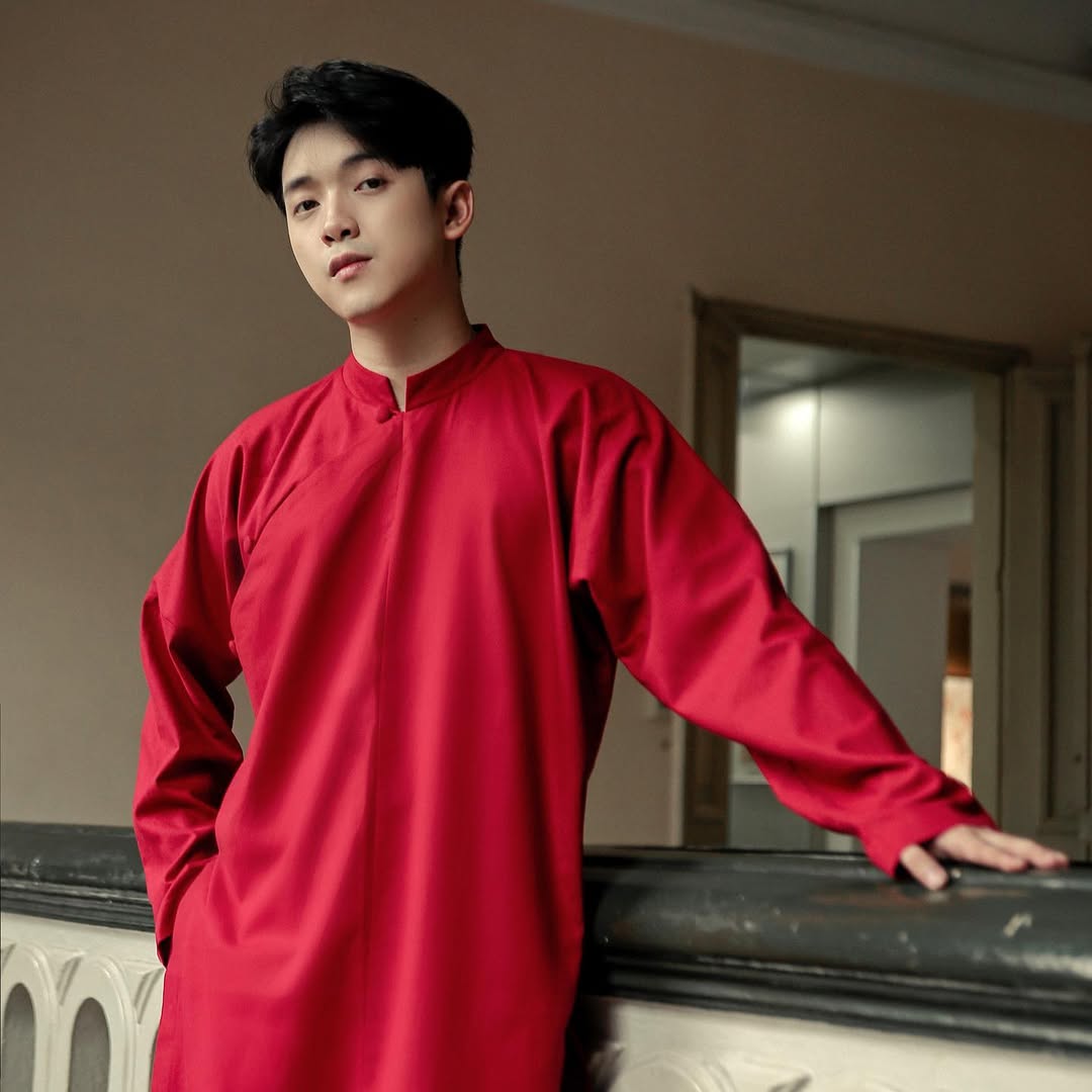 Áo Dài Ngũ Thân (Pants not Included)