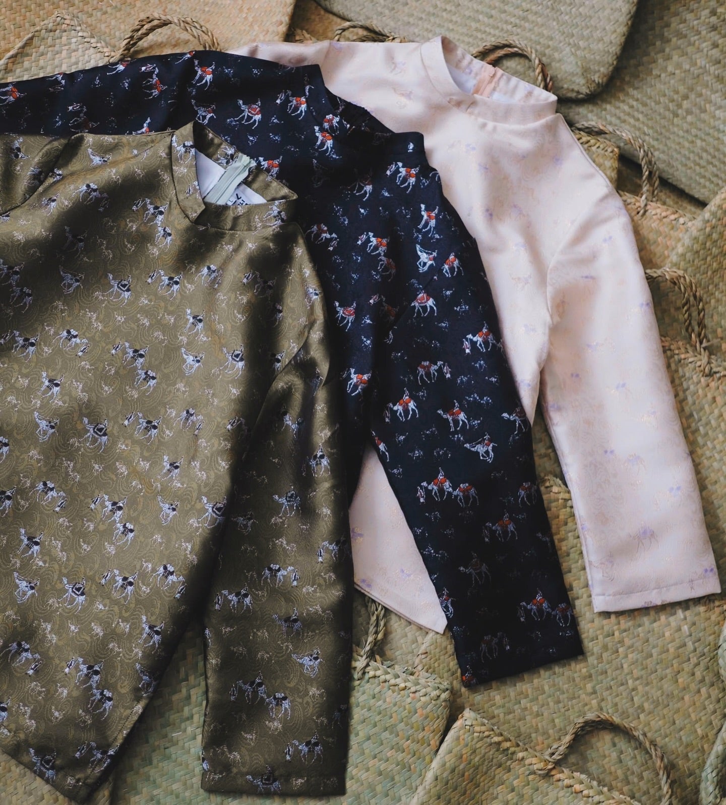 Áo Gấm Cách Tân (Pants & Accessories not Inccluded)