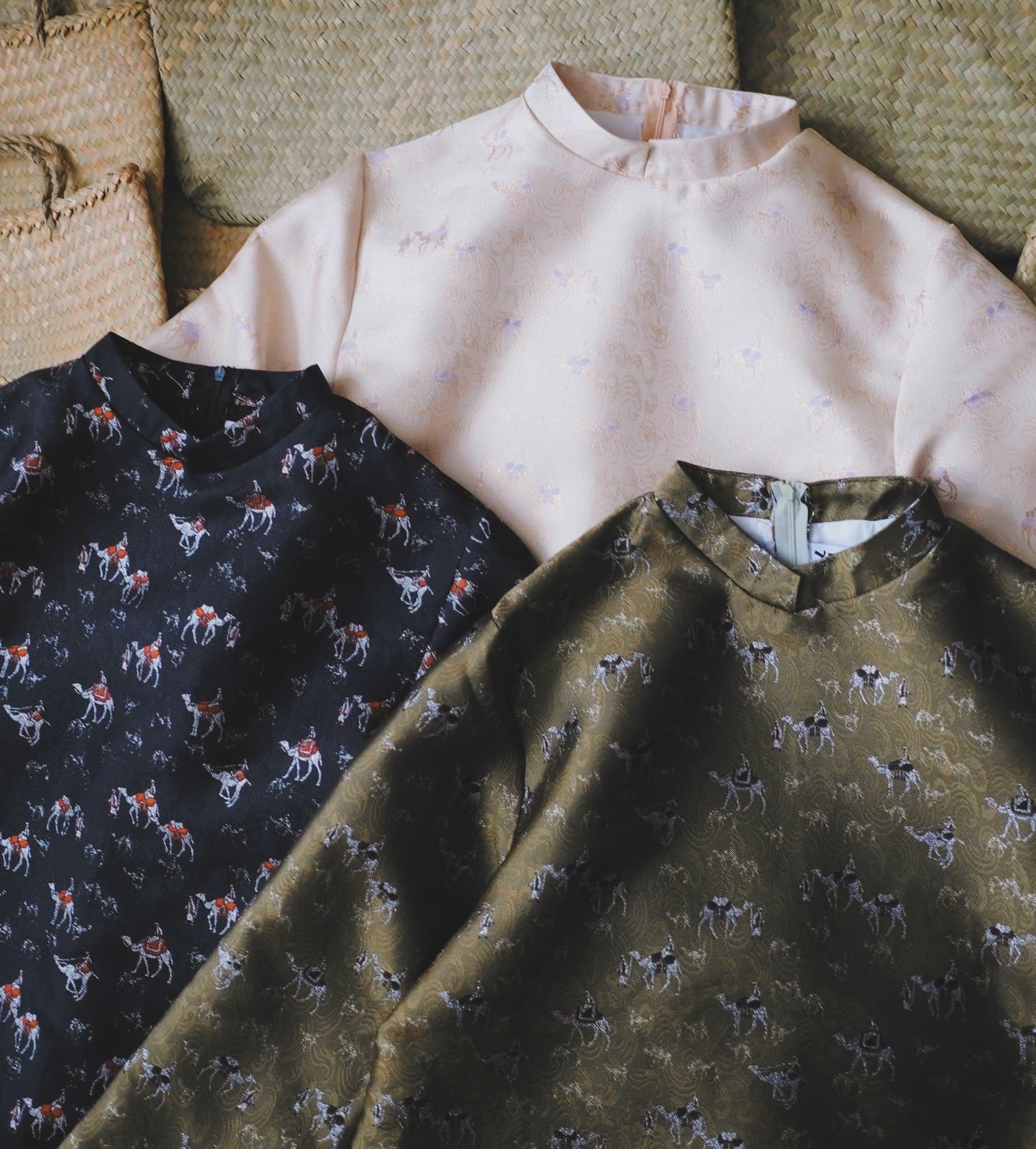 Áo Gấm Cách Tân (Pants & Accessories not Inccluded)