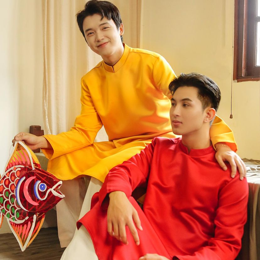 Áo Dài Truyền Thống (Pants not included)