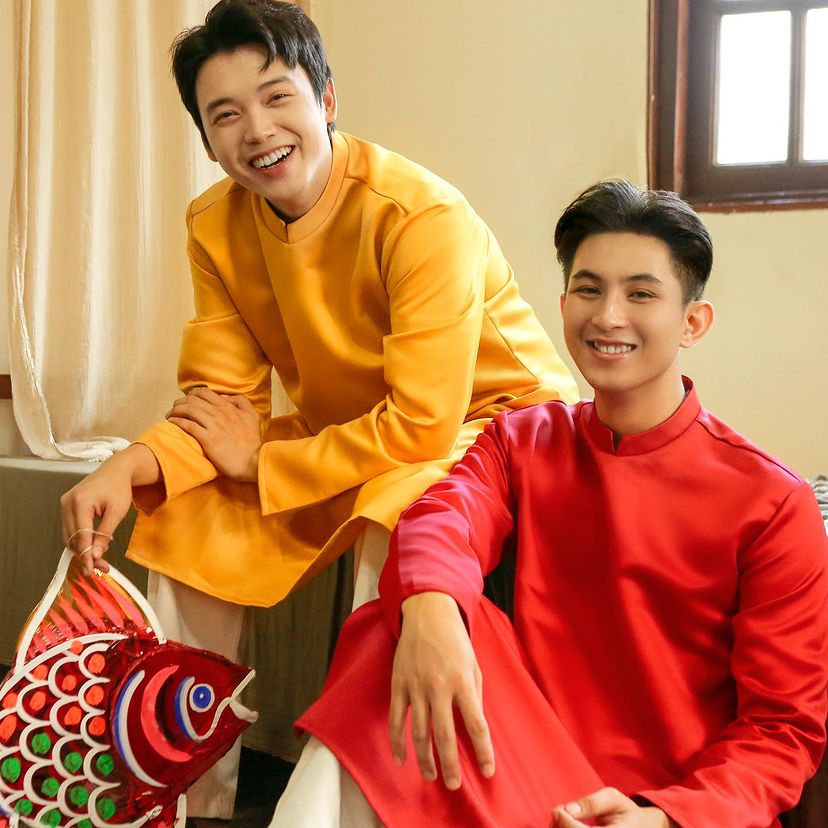 Áo Dài Truyền Thống (Pants not included)