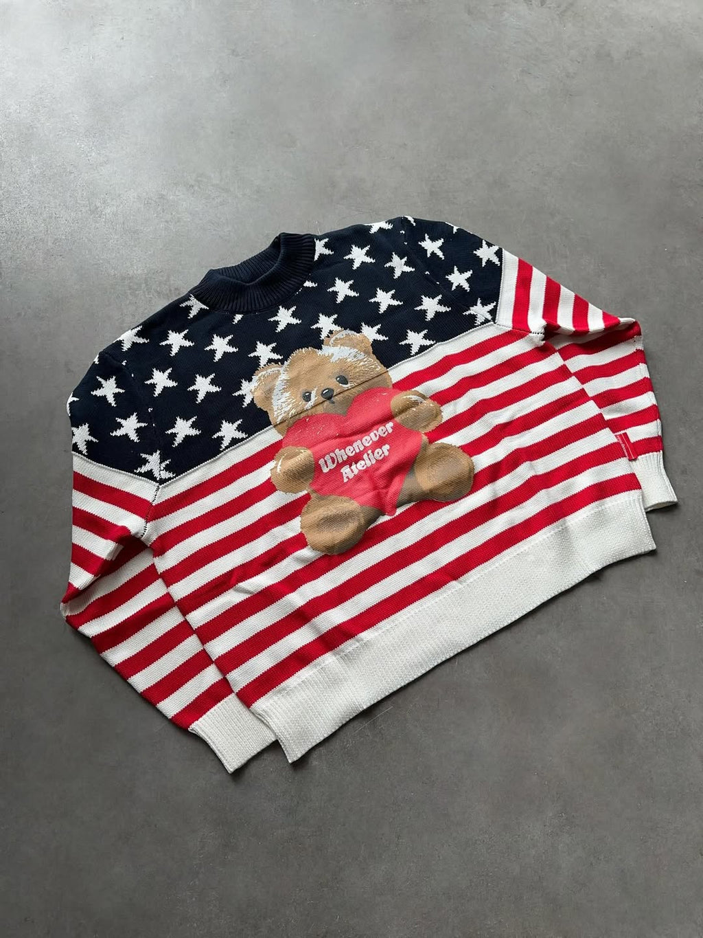 “WHENEVER” STAR BEAR SWEATER