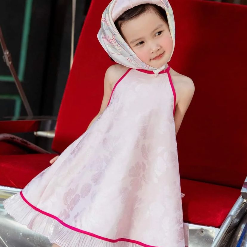 Yếm Lựu (w/ Limited Gift)
