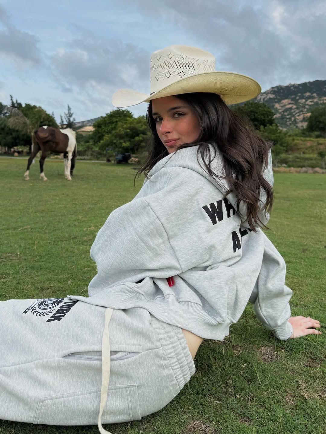 “WHENEVER” BASIC ZIP-UP HOODIE VER 2