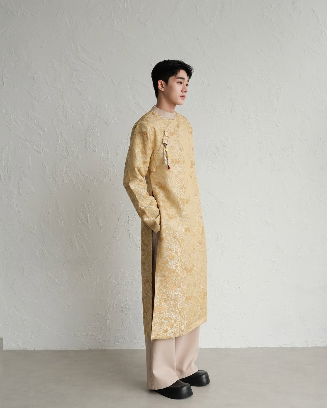 Áo Dài Sơn (Pants & Charms not Included)