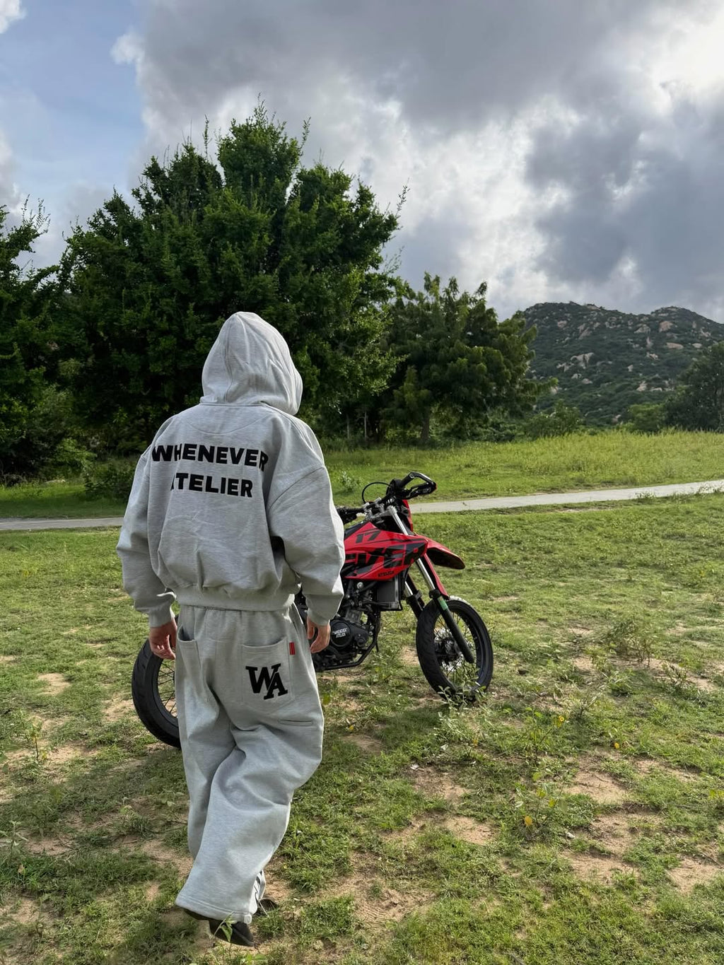 “WHENEVER” BASIC ZIP-UP HOODIE VER 2