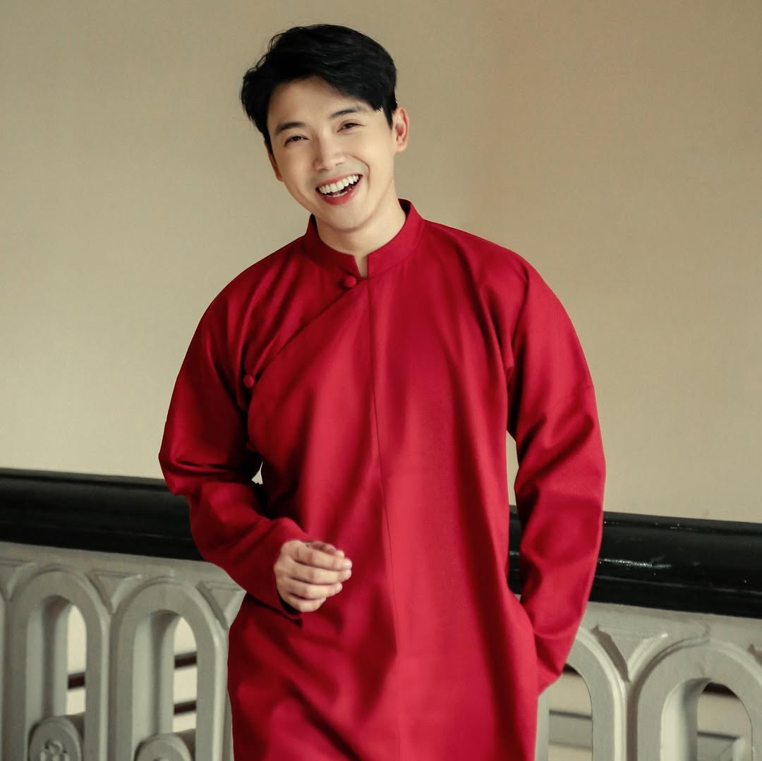 Áo Dài Ngũ Thân (Pants not Included)