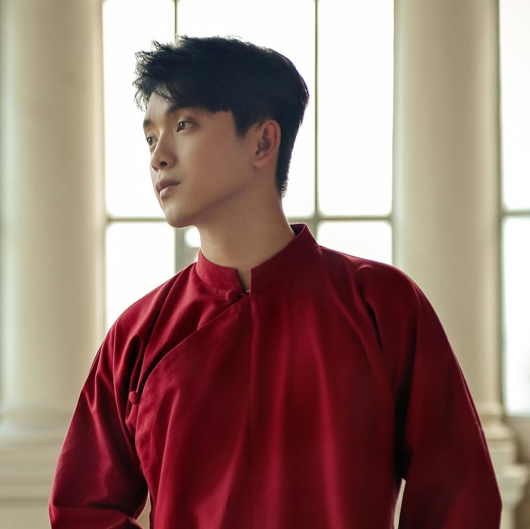 Áo Dài Ngũ Thân (Pants not Included)