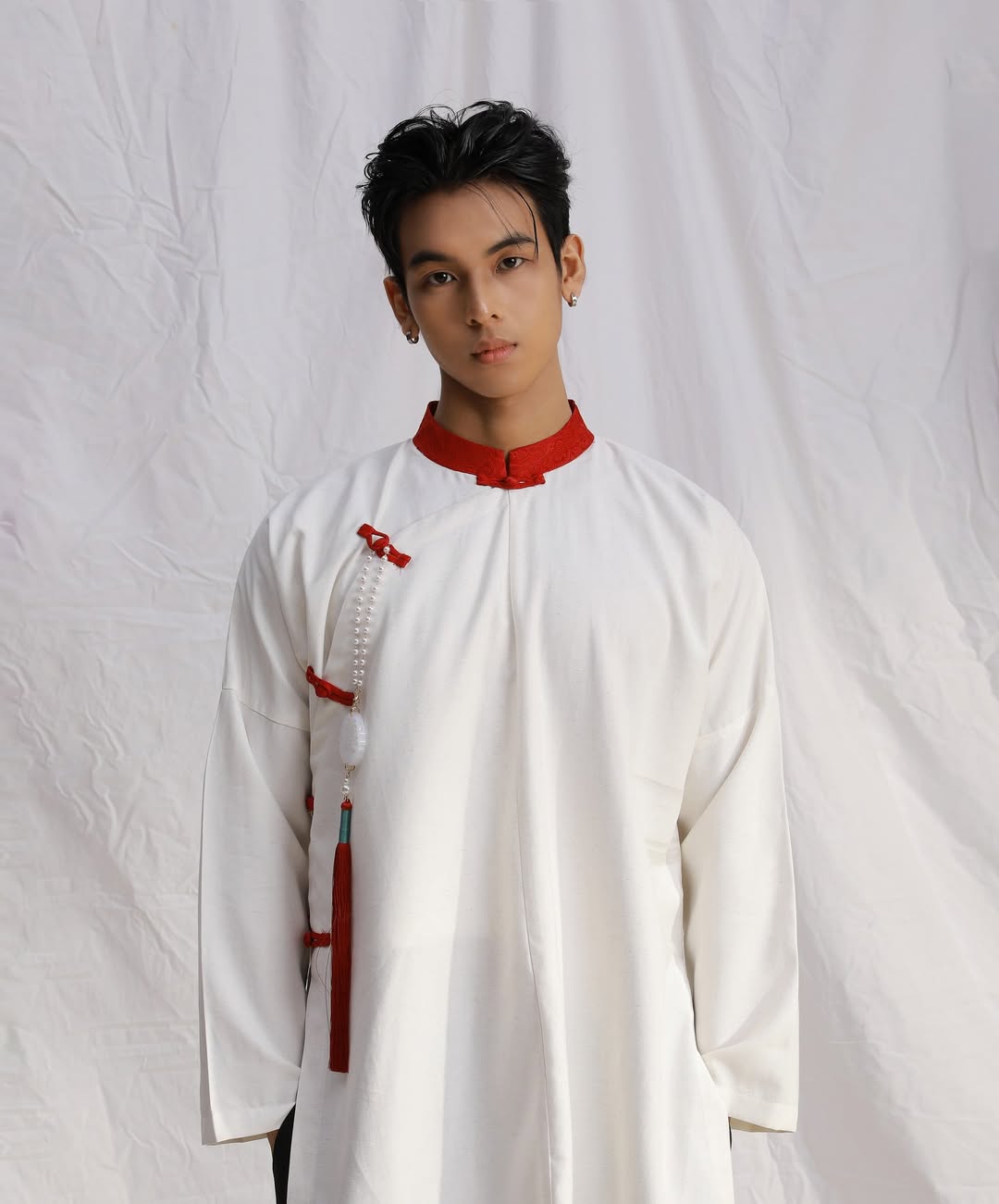 Áo Dài Trắng Gấm Đỏ (Pants & Pendants not Included)