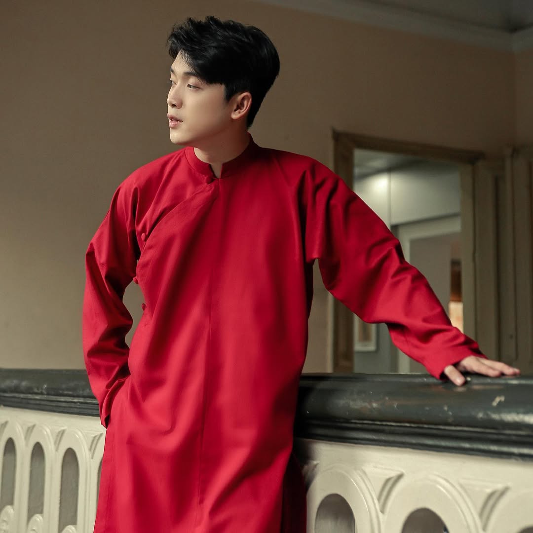 Áo Dài Ngũ Thân (Pants not Included)