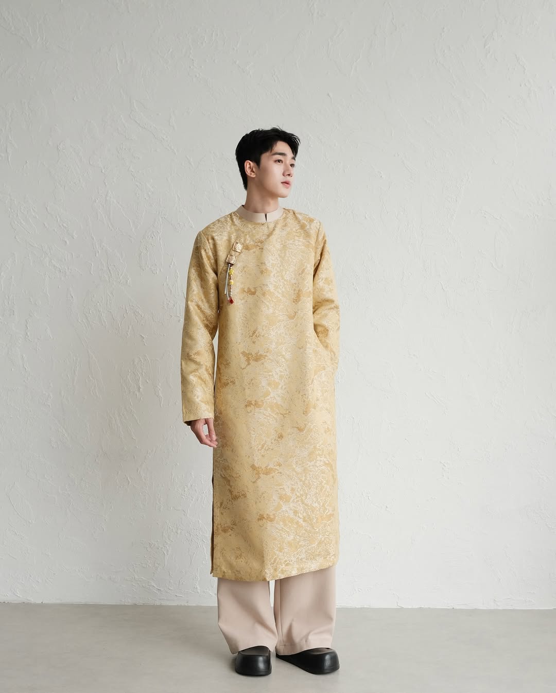 Áo Dài Sơn (Pants & Charms not Included)