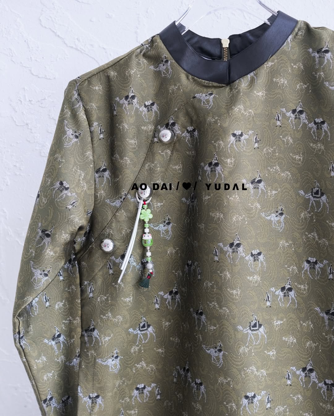 “Mèo Thần Tài” Charm